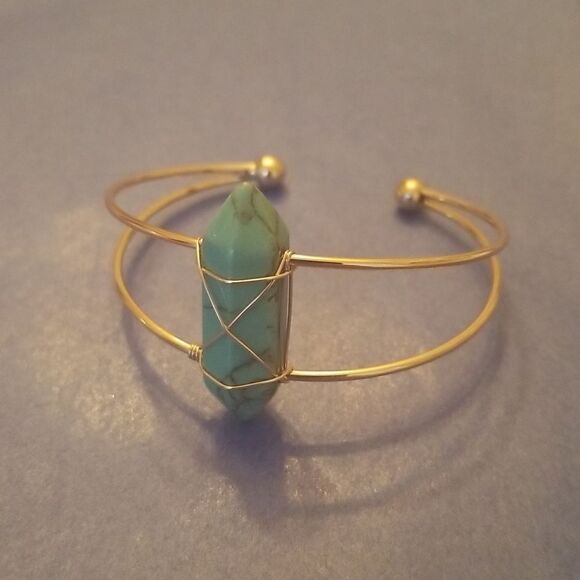 Turquoise gold tone cuff bracelet - Picture 1 of 10